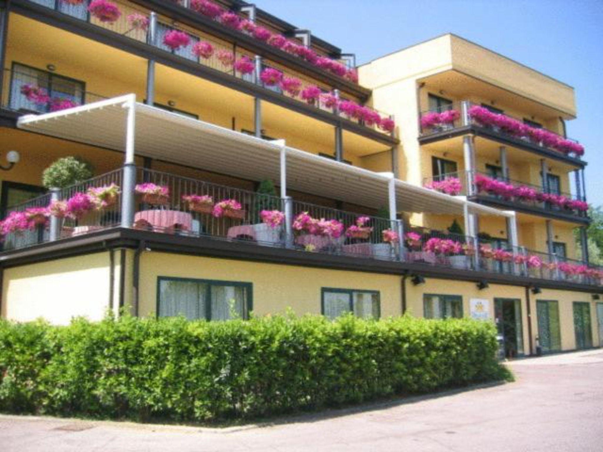 Ahg Riva Del Sole Hotel - Adults Only Moniga del Garda Dış mekan fotoğraf