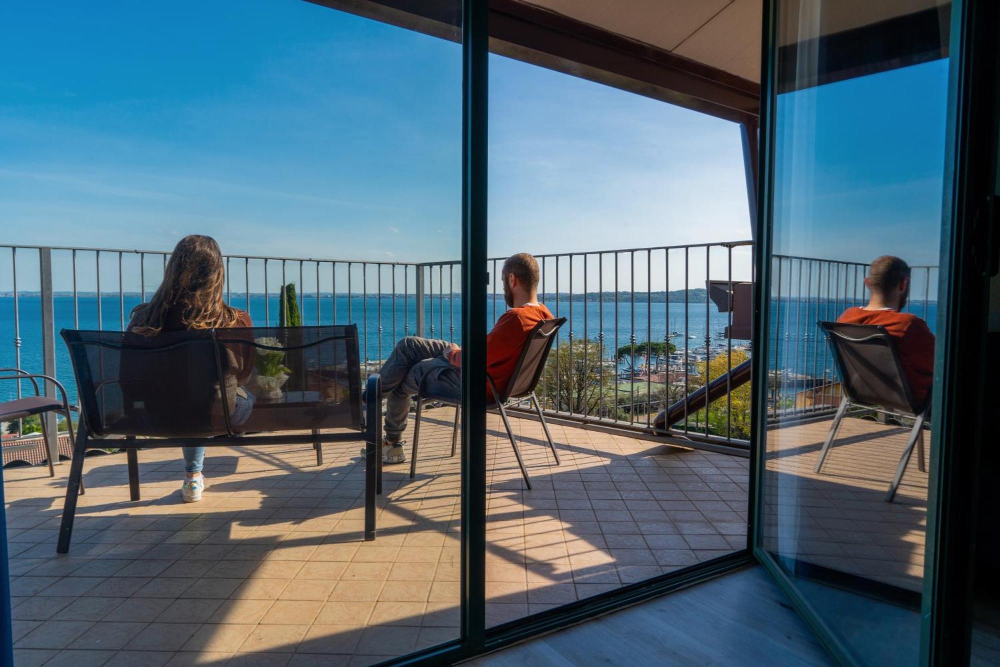 Ahg Riva Del Sole Hotel - Adults Only Moniga del Garda Dış mekan fotoğraf