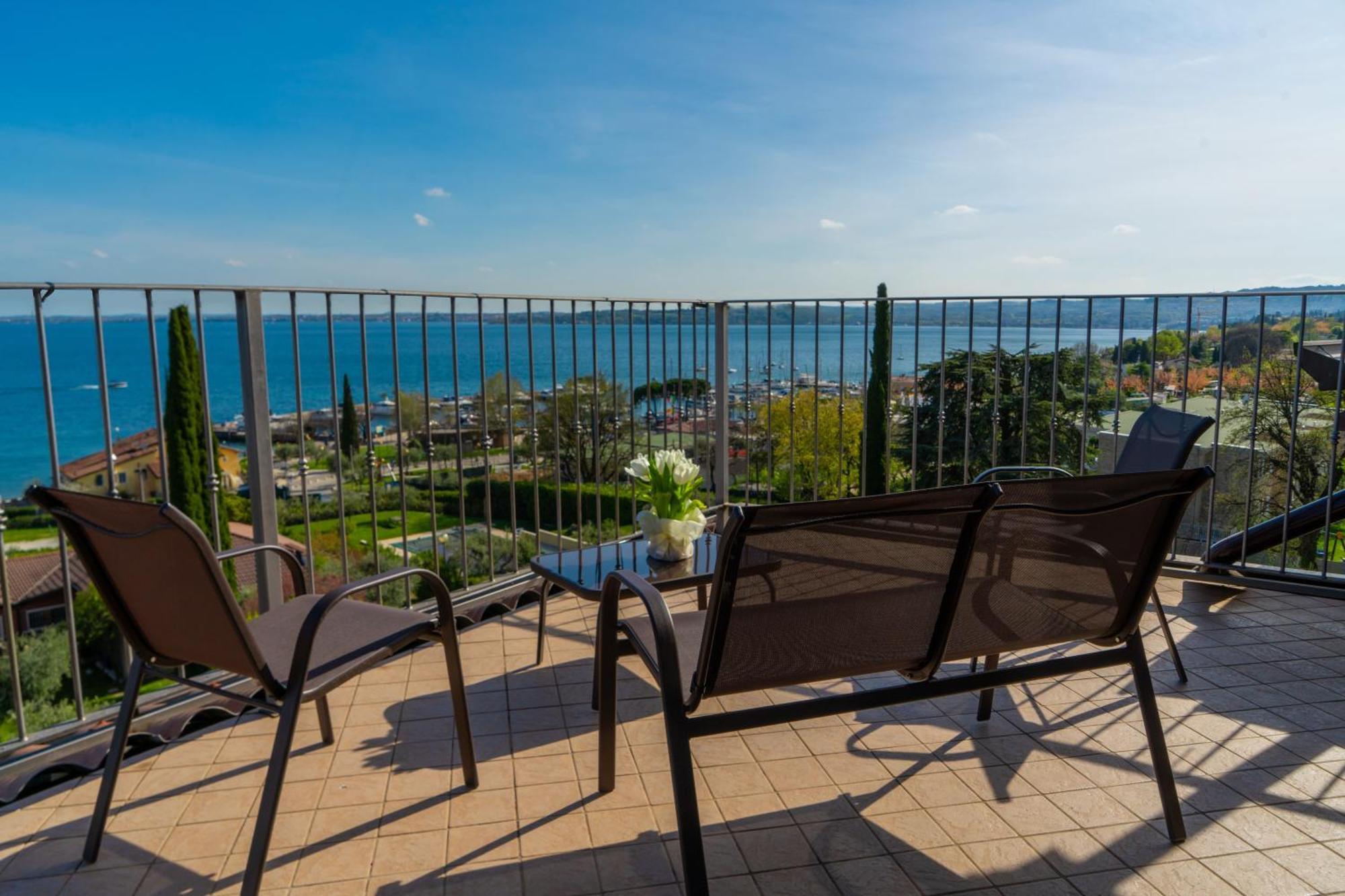 Ahg Riva Del Sole Hotel - Adults Only Moniga del Garda Dış mekan fotoğraf