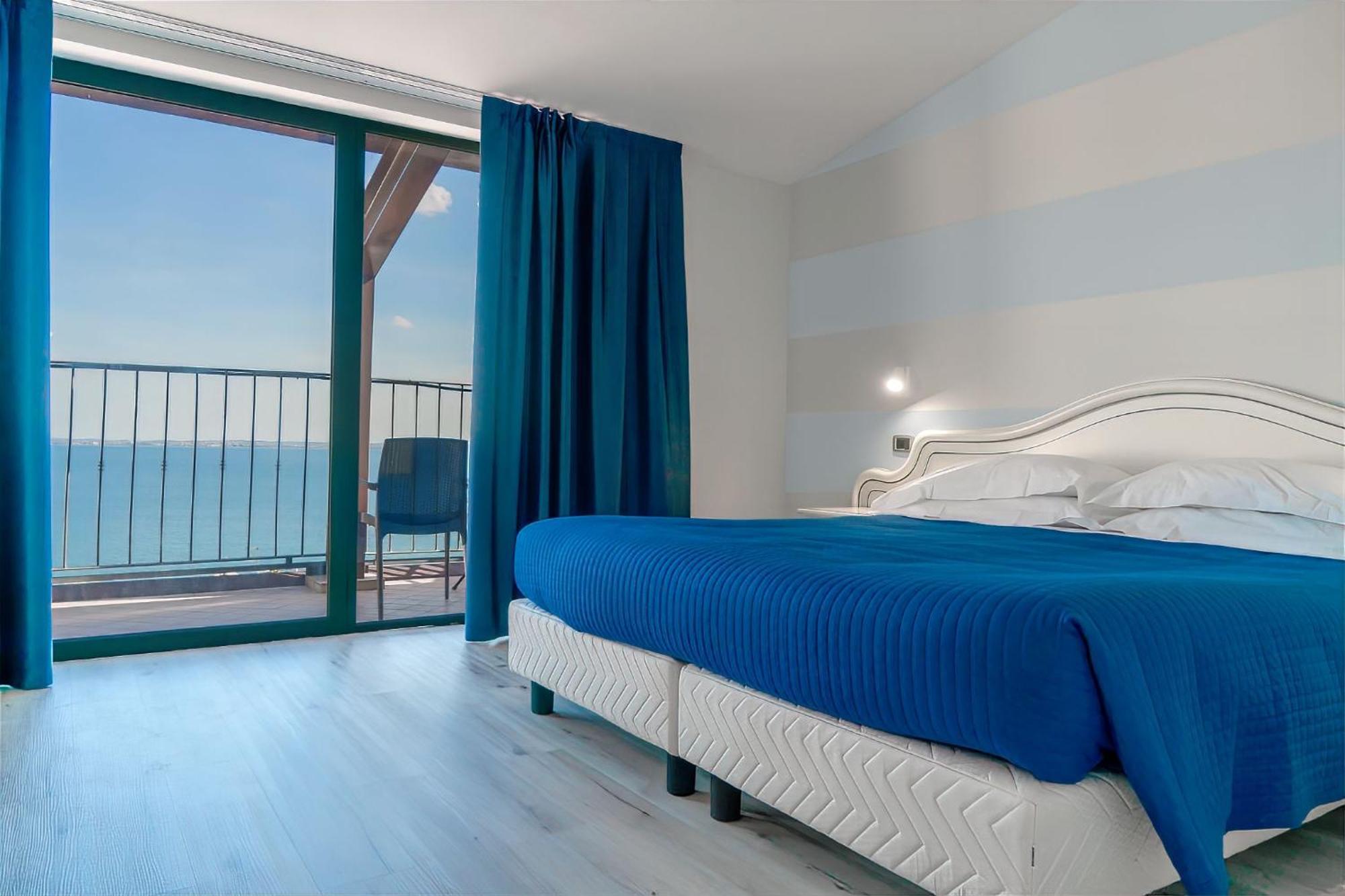 Ahg Riva Del Sole Hotel - Adults Only Moniga del Garda Dış mekan fotoğraf