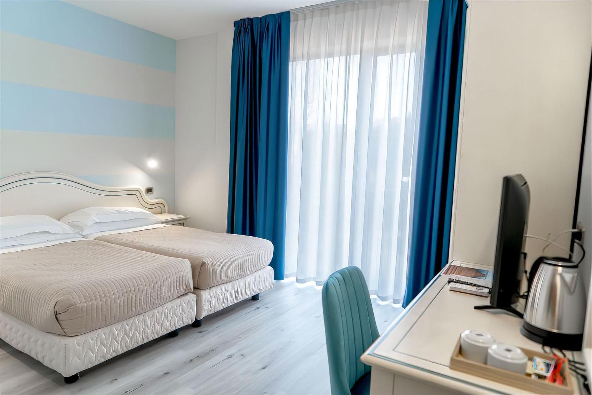 Ahg Riva Del Sole Hotel - Adults Only Moniga del Garda Dış mekan fotoğraf