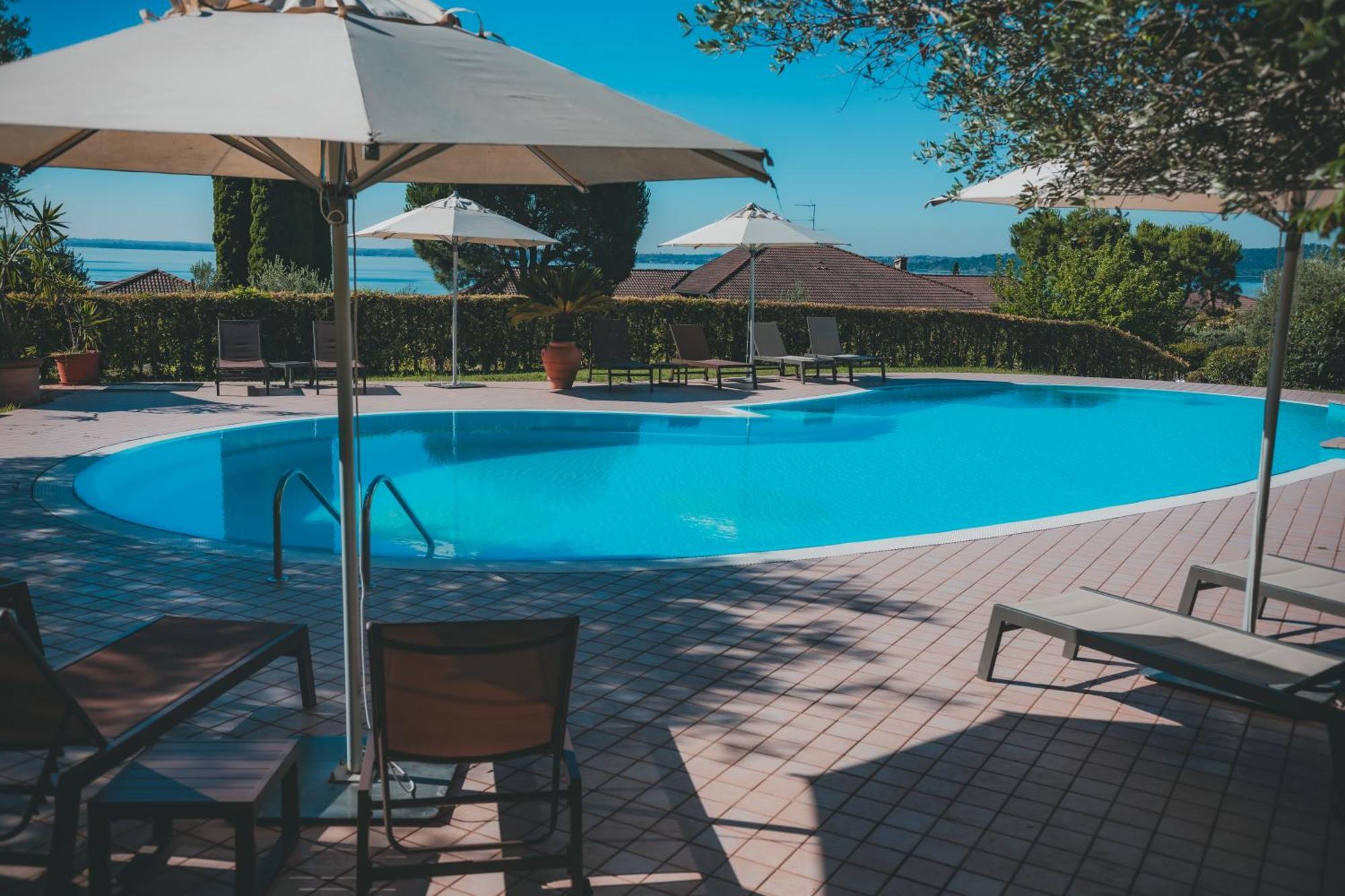 Ahg Riva Del Sole Hotel - Adults Only Moniga del Garda Dış mekan fotoğraf