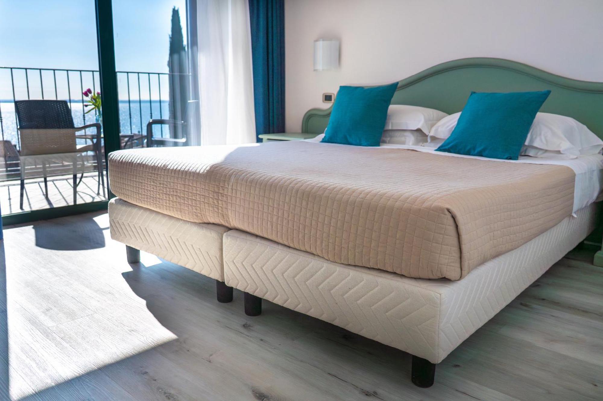 Ahg Riva Del Sole Hotel - Adults Only Moniga del Garda Dış mekan fotoğraf