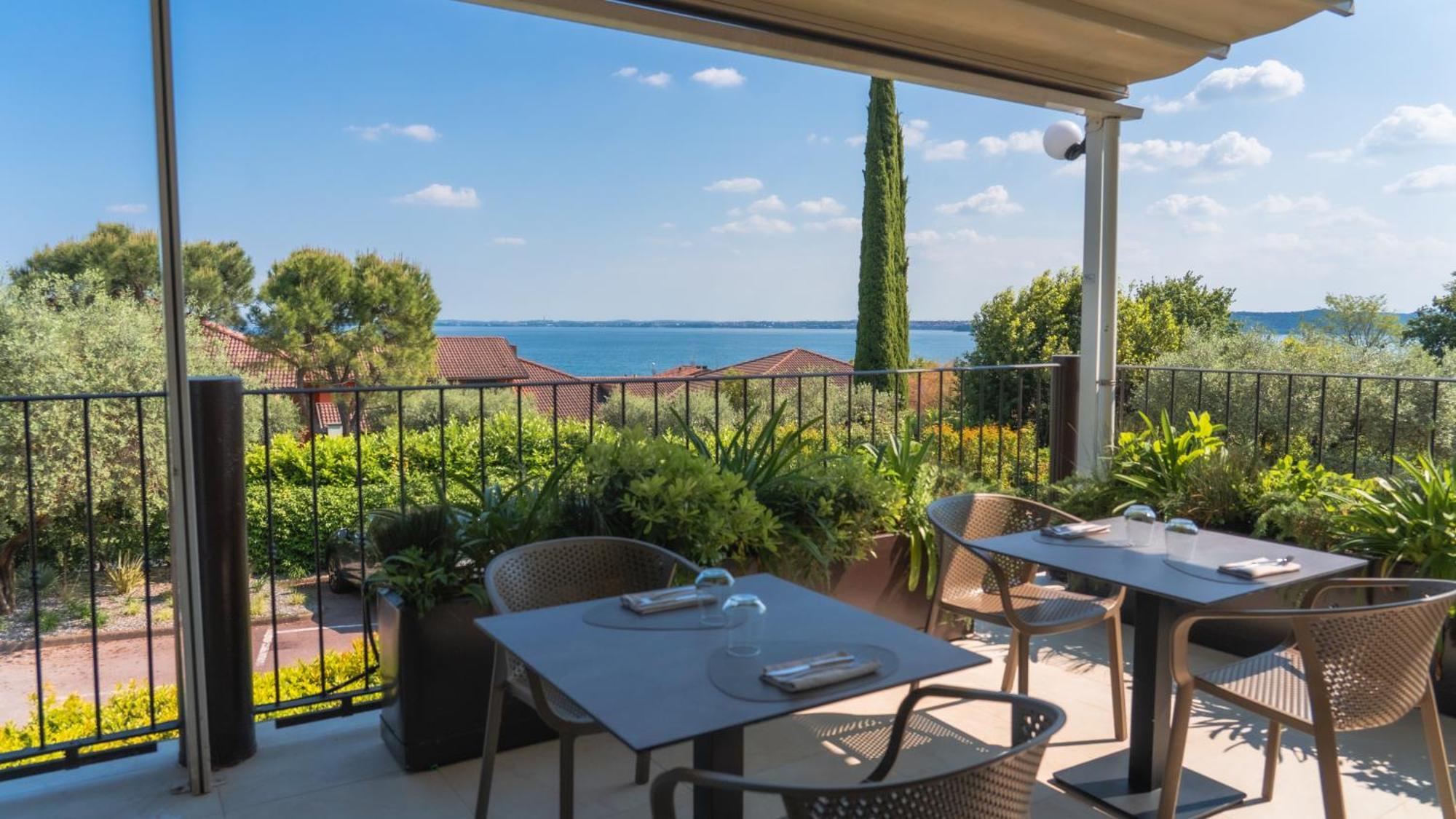 Ahg Riva Del Sole Hotel - Adults Only Moniga del Garda Dış mekan fotoğraf