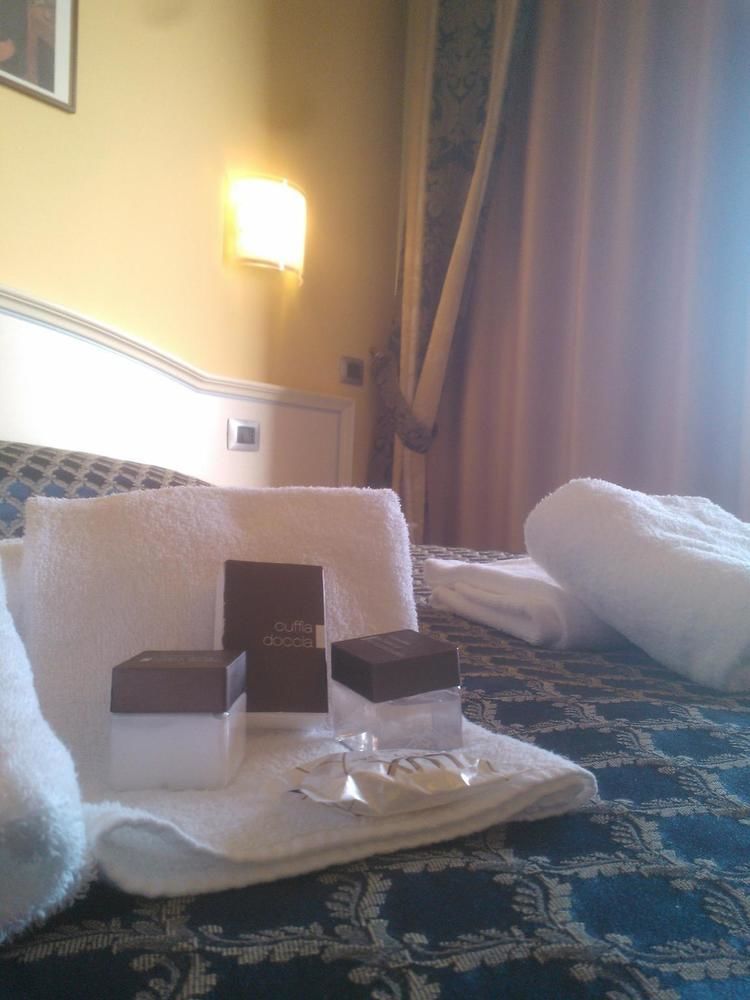 Ahg Riva Del Sole Hotel - Adults Only Moniga del Garda Dış mekan fotoğraf