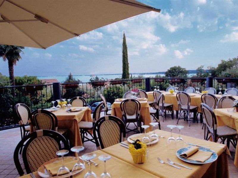 Ahg Riva Del Sole Hotel - Adults Only Moniga del Garda Dış mekan fotoğraf